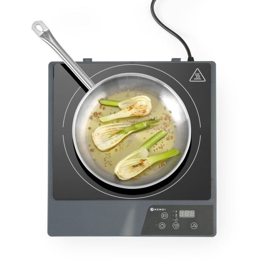 Hendi inductieplaat 1800W in gebruik met pan – snel en energiezuinig koken