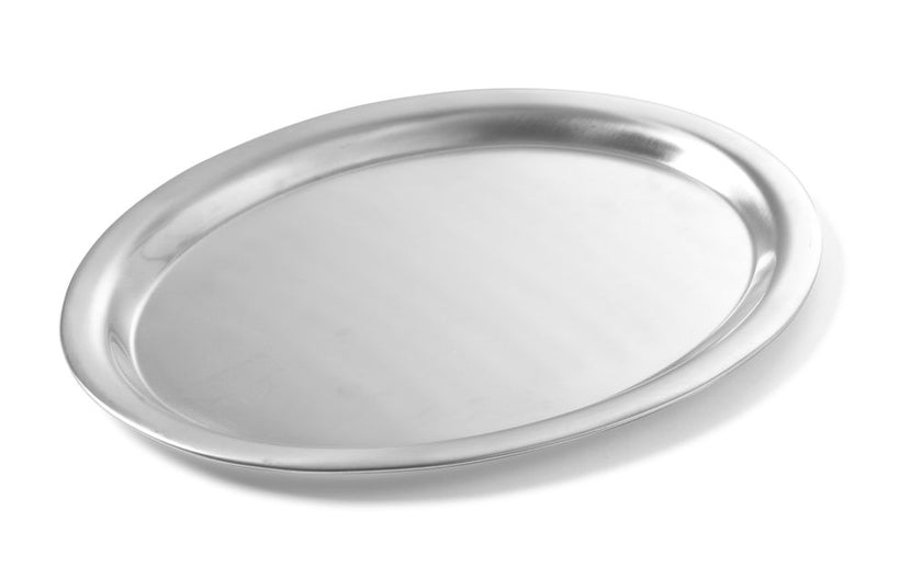 Ovaal roestvrijstalen serveerblad 285 mm van Hendi in detail voor de bediening
