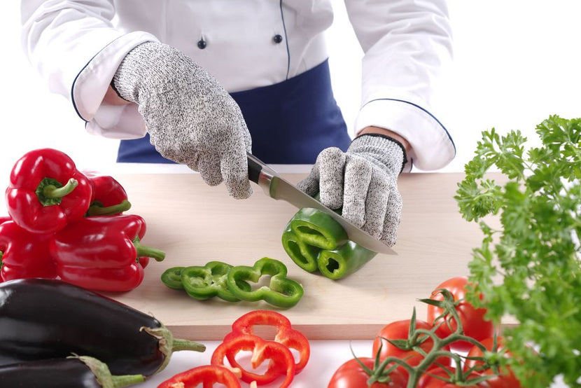 Veiligheidshandschoen Hendi snijbestendig – detail van het fijne weefsel voor optimale grip