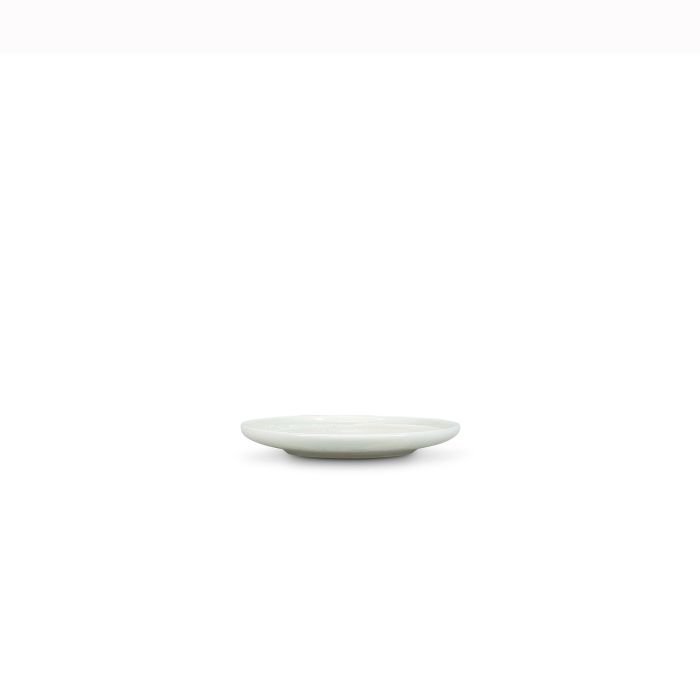 F2D Ceres plat bord 15 cm frost white – sfeerbeeld voorgerecht serveren in restaurant