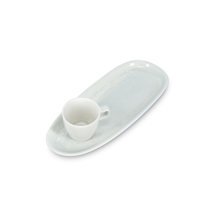 F2D Ceres schotel 35x15 cm frost white – sfeerbeeld gedekte tafel in restaurant en bistro