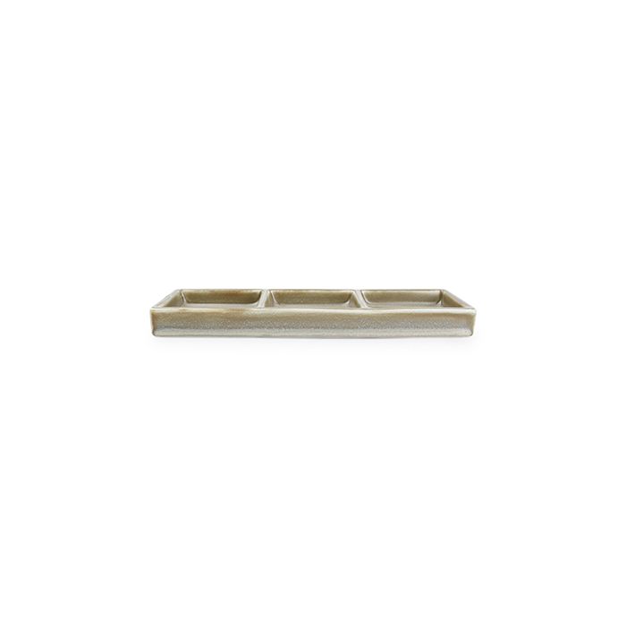 F2D Usko serveerschaal 24x8 cm groen – sfeerbeeld op gedekte tafel in restaurant en bar
