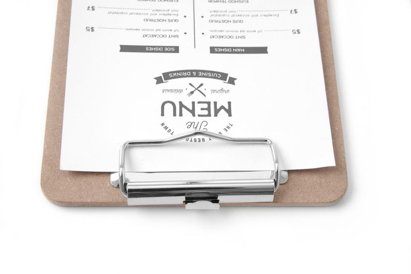Hendi klembord A6 in gebruik – menukaartje op tafel in cafe, bistro of hotelrestaurant