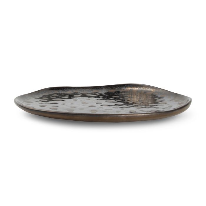 Chic Nobile plat bord 27 cm gold flaked – sfeerbeeld goudkleurig servies op restauranttafel