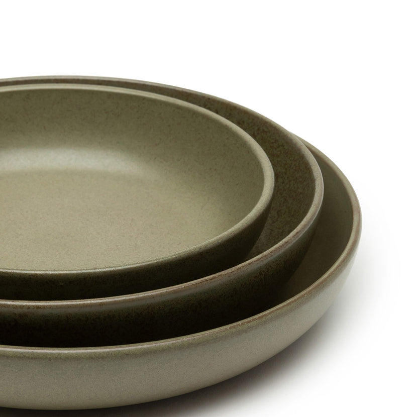 Serax Surface diep bord L Camo Green 21x21x4 cm – groen bord voor pasta en soep