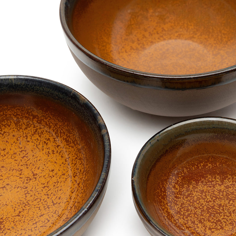 Serax Surface kom medium roestbruin – gekleurd servies voor hotel en restaurant