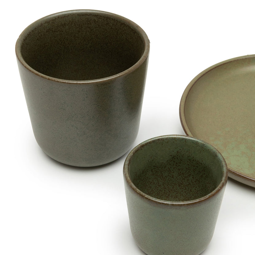 Serax Surface mok camogroen zonder handvat – koffiebeker voor lunchroom en hotel