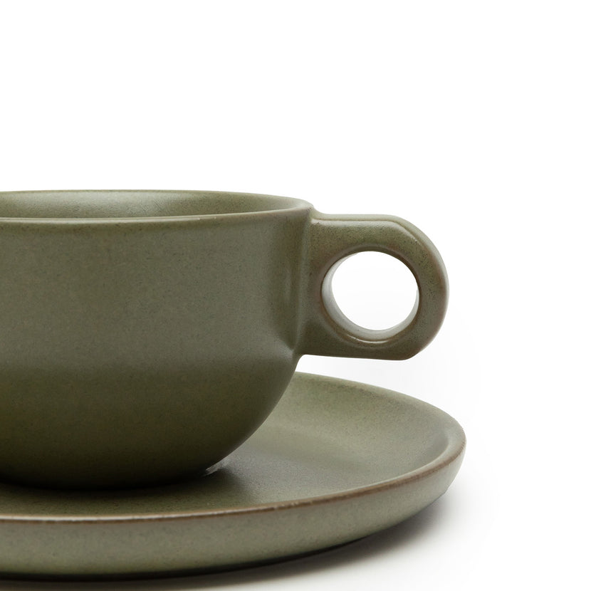 Serax Surface cappuccino kop en schotel camogroen – strak koffieservies voor de horeca