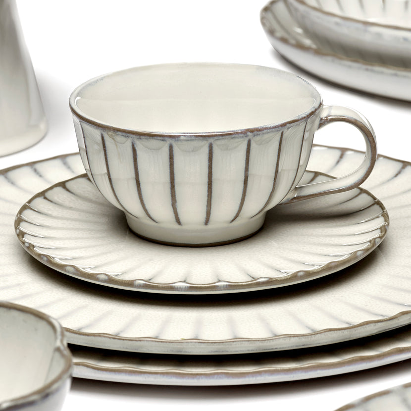 Serax Inku cappuccinokop wit – zijaanzicht van het witte kopje voor de horeca