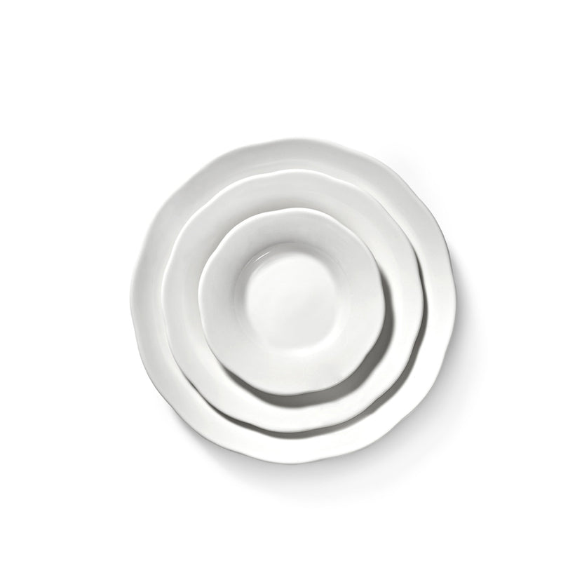 Serax Silhouette bord opstaande rand S wit – detailfoto van het witte porselein
