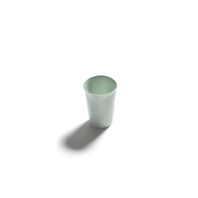 Serax Nido kop °3 groen – detailfoto van het groene glazuur op keramiek