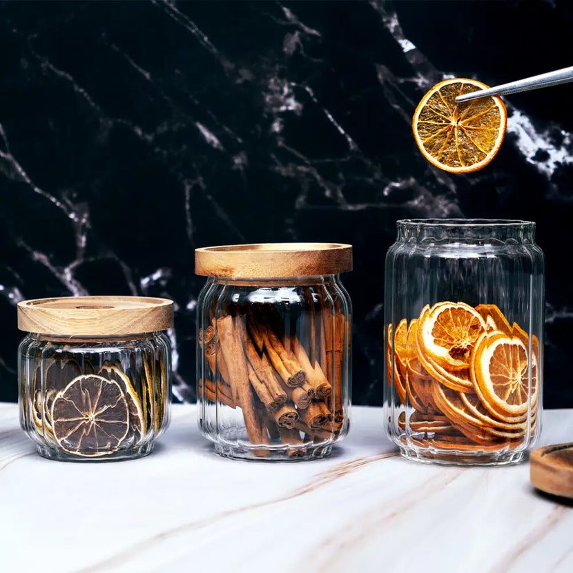 APS glazen potje met houten deksel 350 ml detail - voorraadpot voor de keuken