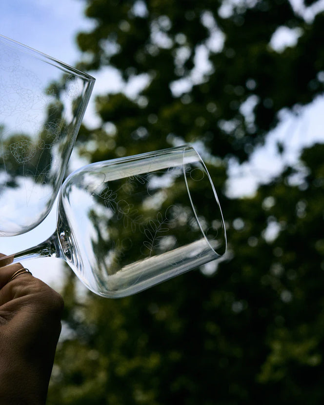 Serax Marni witwijnglas Mirtillo Tea – bloemenprint wijnglas voor witte wijn