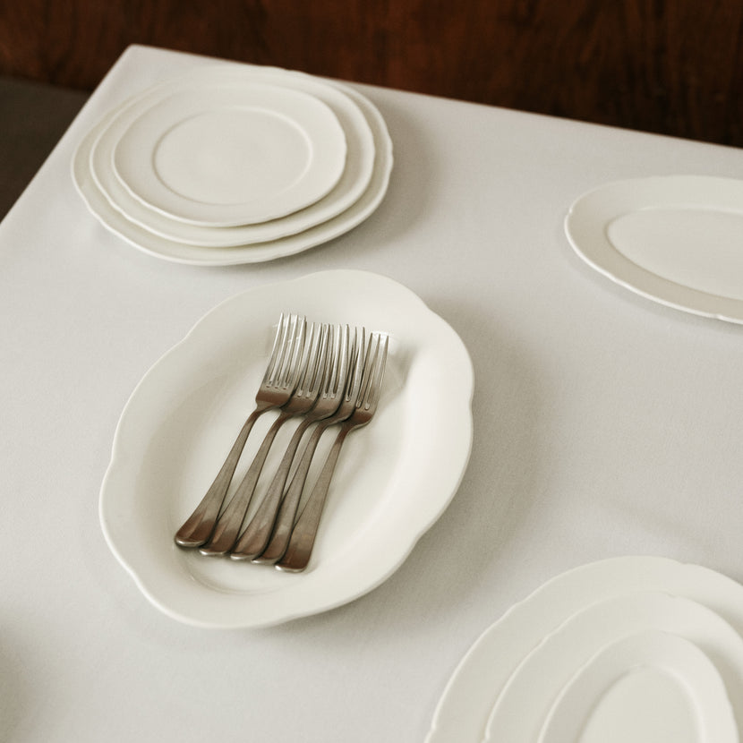 Serax Silhouette hoog ovaal bord M wit – wit porselein voor fine dining