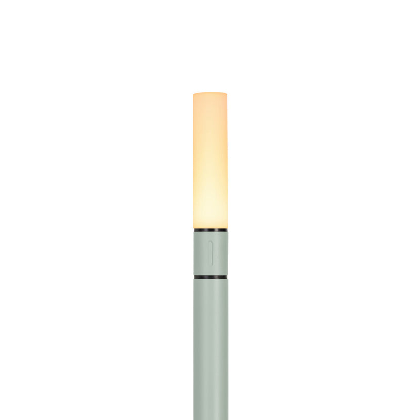 Wick PRO Sage Green – detail van de saliegroene behuizing van de accu-tafellamp