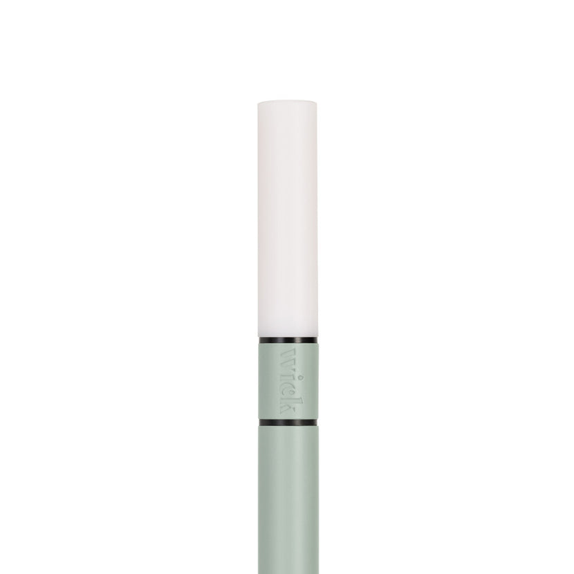 Wick PRO Sage Green in gebruik – sfeervolle tafelverlichting voor bar en terras
